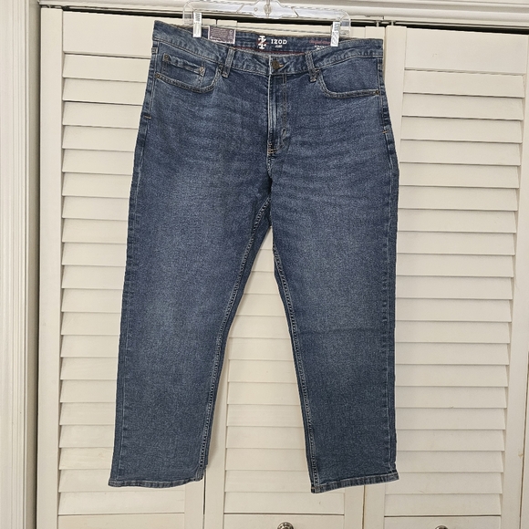 Izod Saltwater Jeans Size 38 X 29 Straight Leg Comfort Stretch Medium Wash NWT - Picture 2 of 15